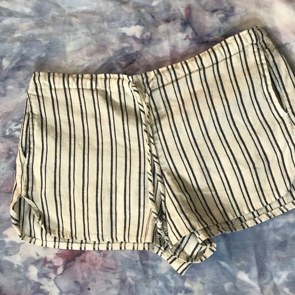 Brandy Melville Striped Shorts - Picture 2 of 4